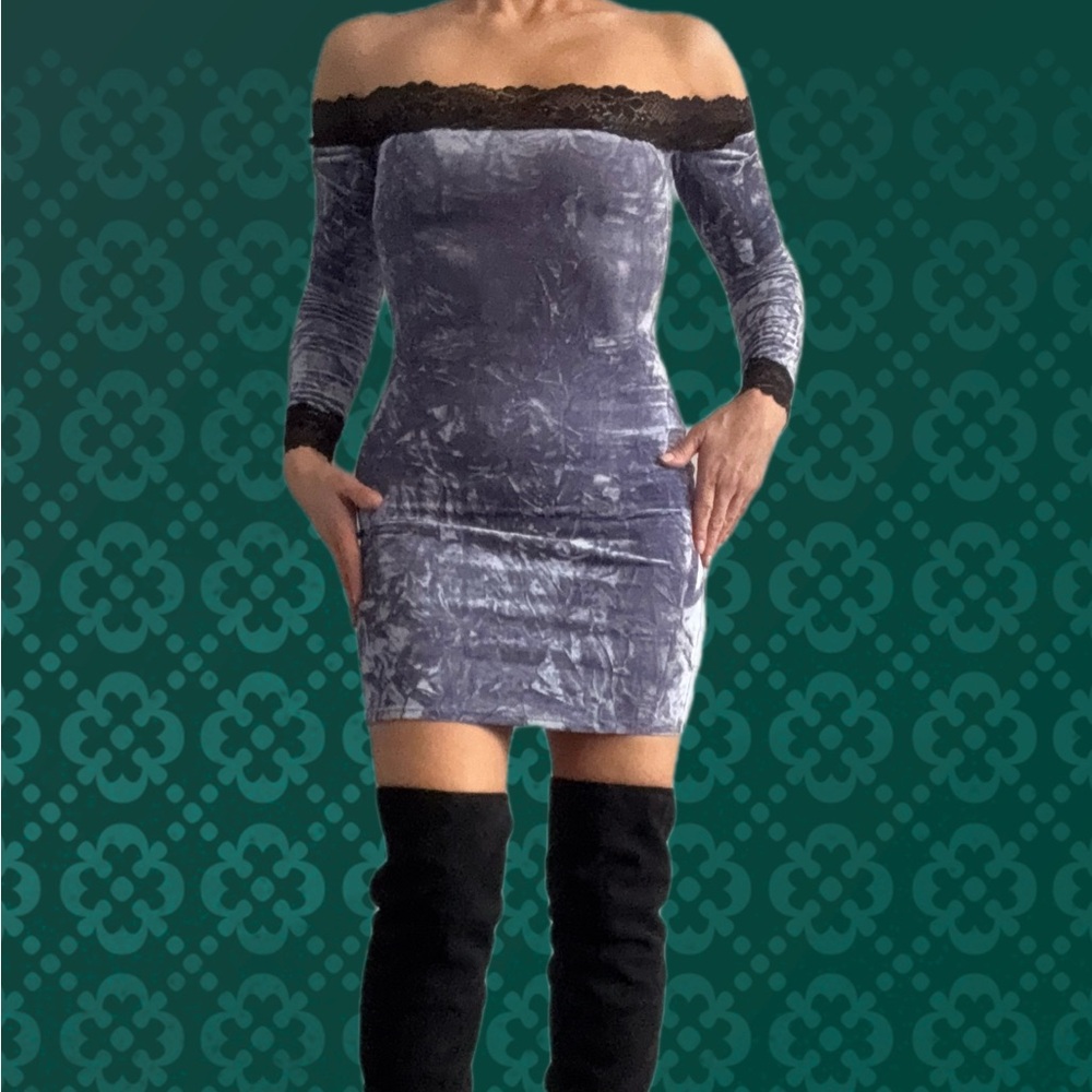 Velvet Off-Shoulder Stretch Dress with Black Lace
